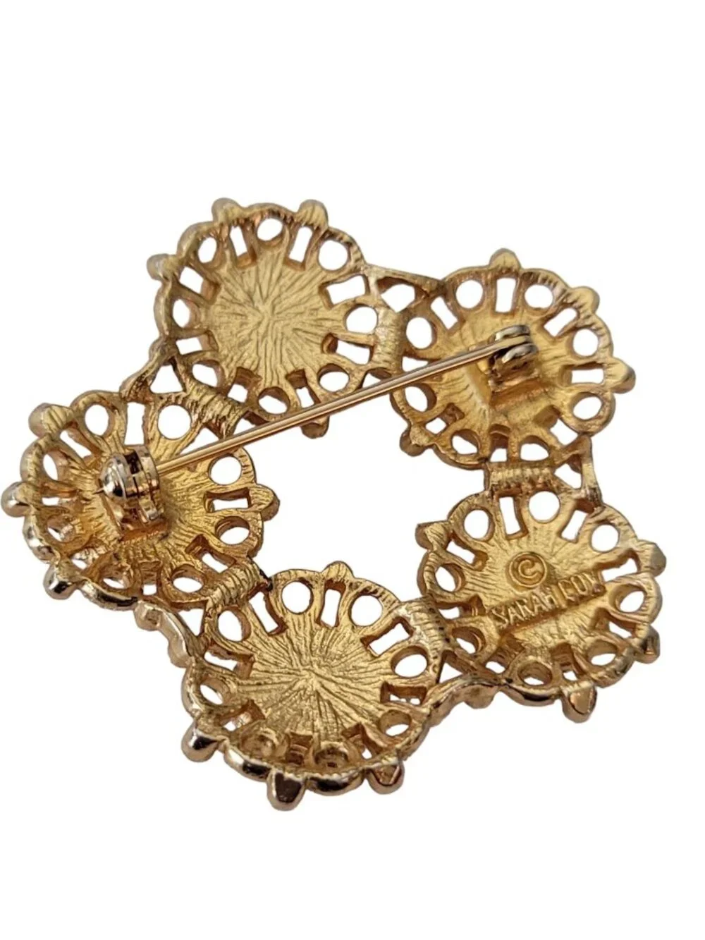 Sarah Coventry Gold Tone Open Star Bullet Lucite Cab Brooch Pin, Signed E654